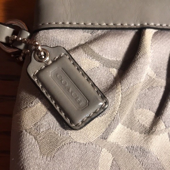 COACH GRAY WRISTLET BAG - Picture 3 of 8